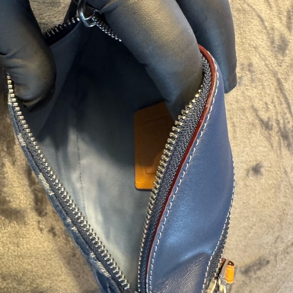 Warren Mini Belt Bag 2024 - Picture 6 of 10